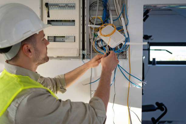 Best Licensed Electrician  in Brentwood, MO